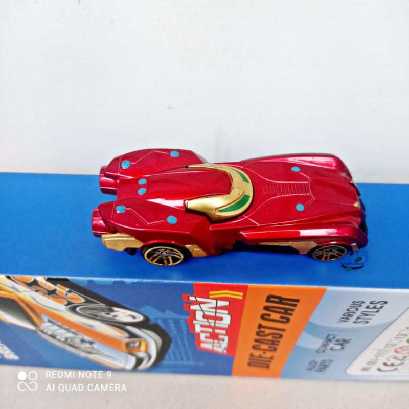 Hộp 4 chiếc xe sắt siêu anh hùng Avenger