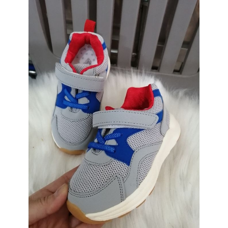 Xả kho giày thể thao trẻ em nhiều mẫu lẻ size như hình