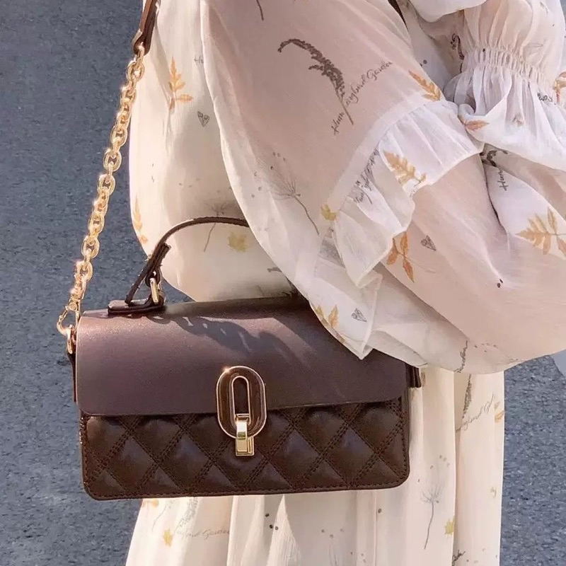 Túi khoá chữ Q dáng hộp màu NÂU