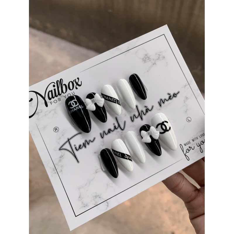 Nail box thiết kế sale lấy tương tác