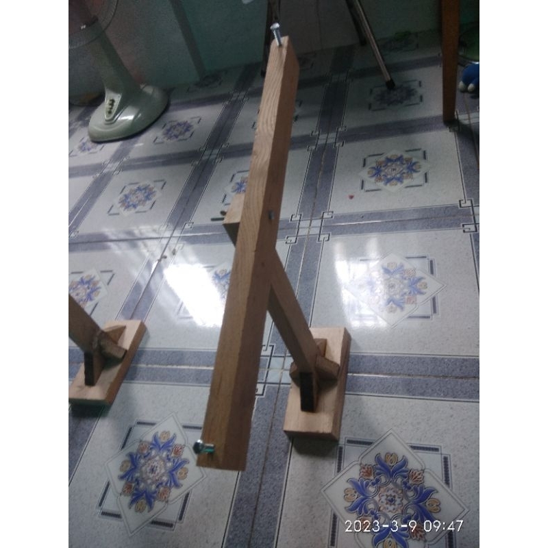 Chân khung thêu tranh bằng gỗ