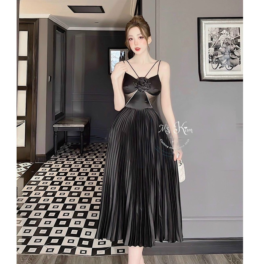 Đầm váy nữ dáng maxi dập li 2 dây có điểm nhấn hoa ở ngực dành cho các nàng đi chơi,đi biển siêu xinh.
