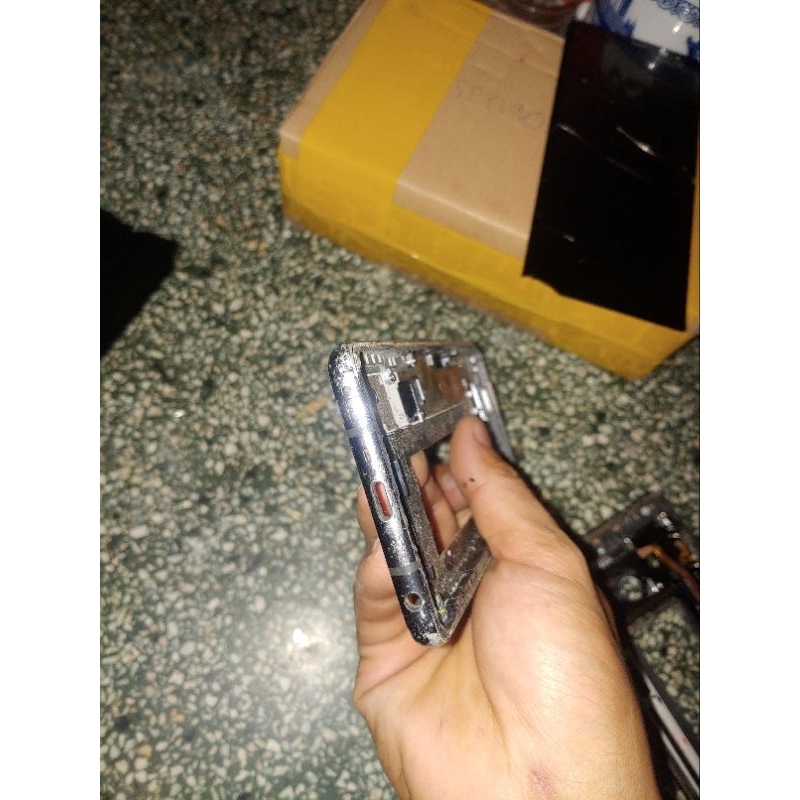 Khung sường-Khung viền LG V50