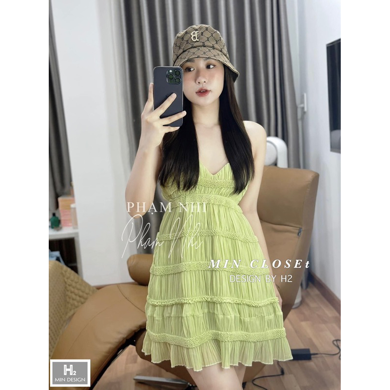 Váy Nhăn 2 Dây Hở Lưng Phạm Nhi