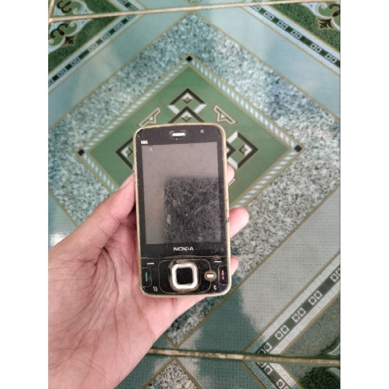 Xác điện thoại Nokia N96 không rõ tình trạng