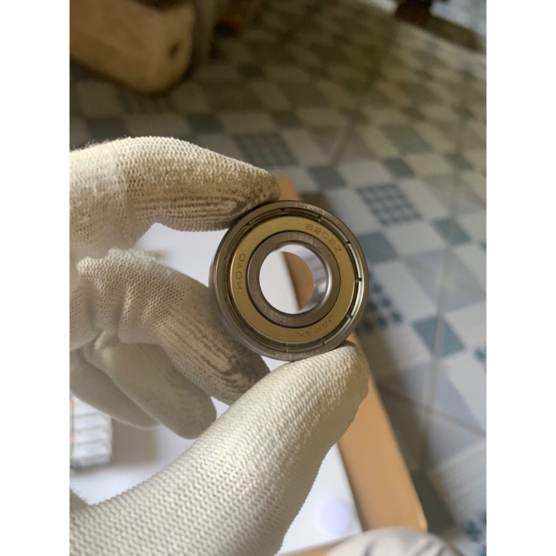 Vòng bi, bạc đạn Nhật KOYO 6202 ZZCM sử dụng cho động cơ vòng tua lớn, chịu tải nặng
