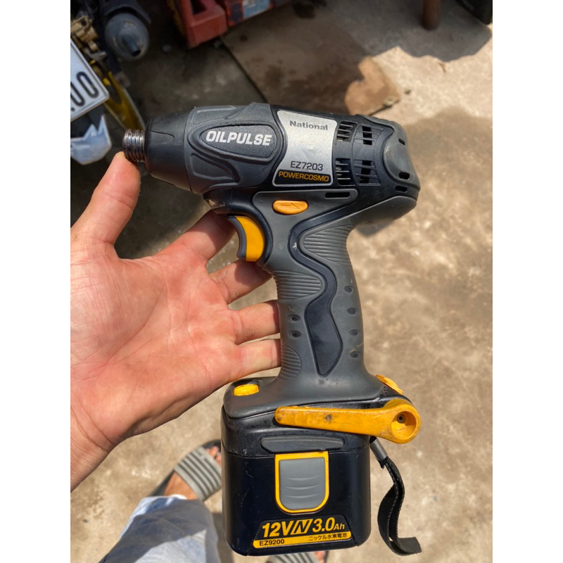 Chuyên vít búa dầu natioanl EZ7203