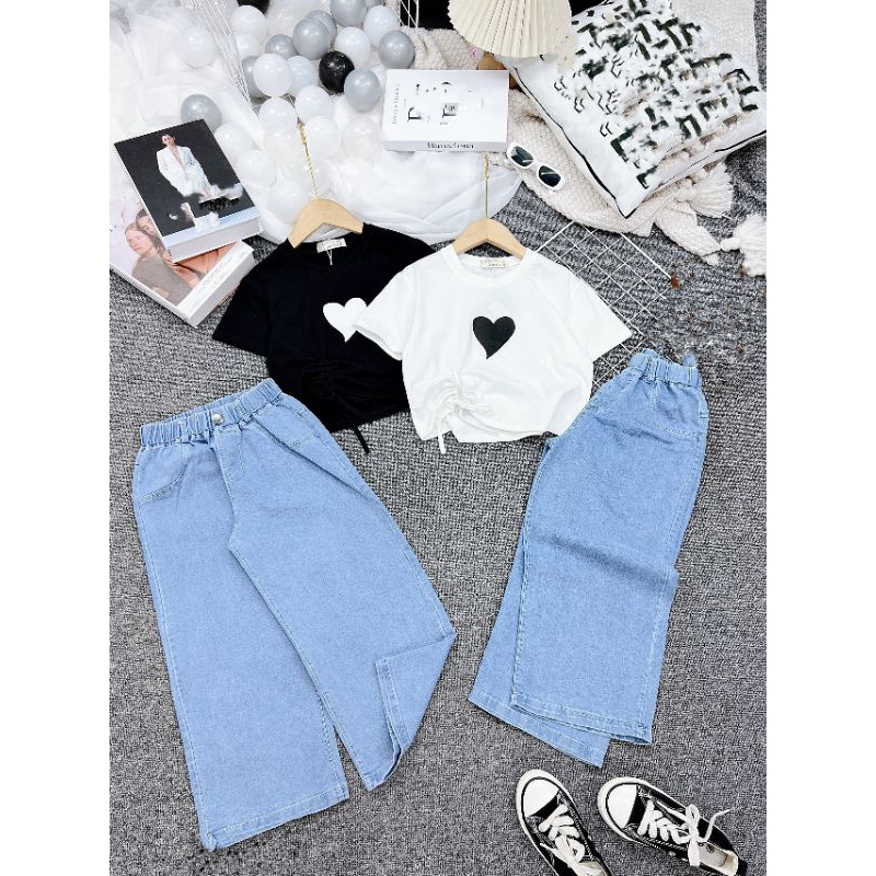 Bộ  áo croptop chữ quần xuông cá tính bé gái