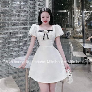 Váy cổ vuông phối nẹp cài hoa