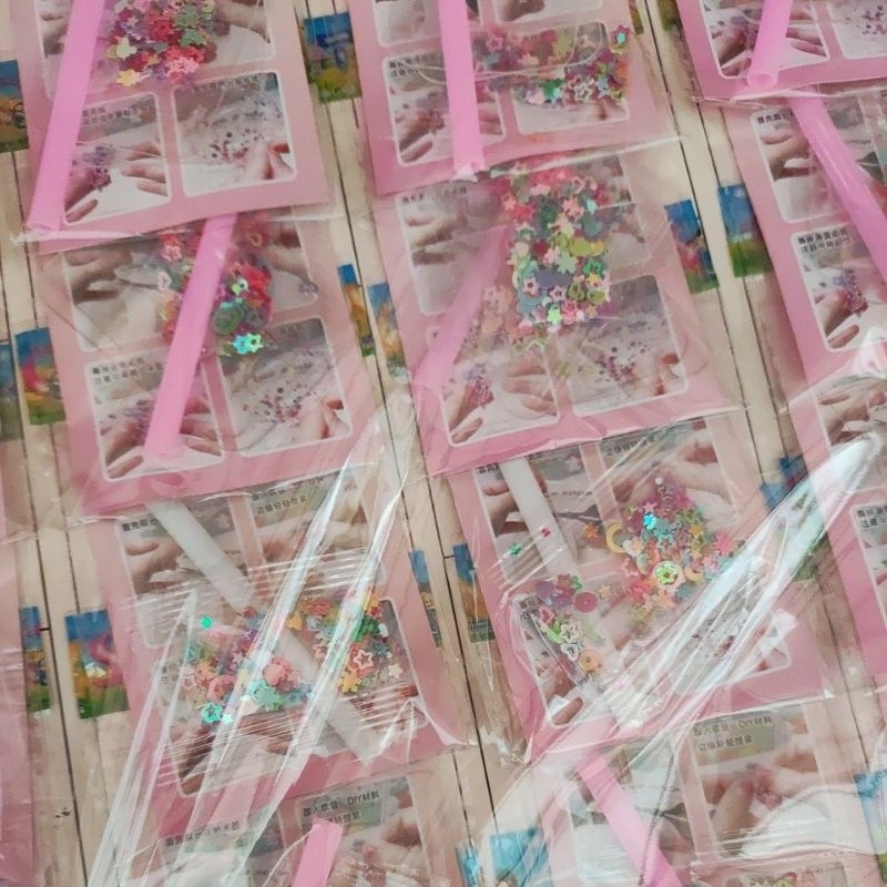 Bìa 24 bộ băng keo thổi bong bóng có kèm phụ kiện