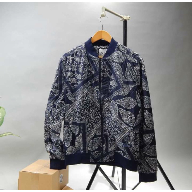 Áo Khoác gió Jacket bomber Zara hoạ tiết
