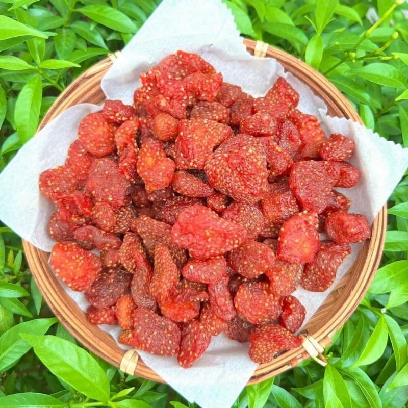 Mứt dâu tây sấy dẻo Đà Lạt 300g chua chua ngọt ngọt, dẻo thơm