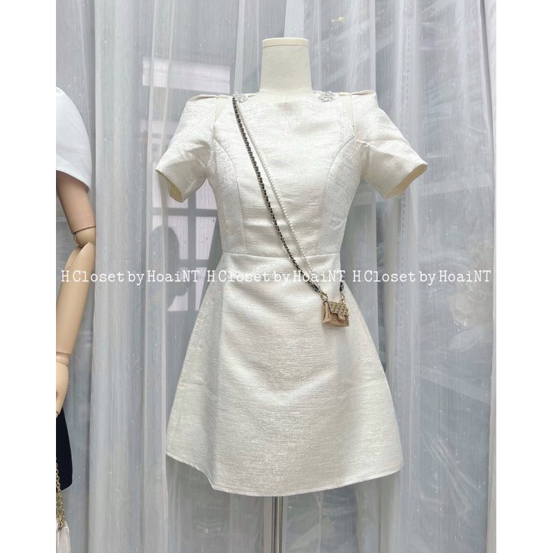 Váy Tafta Gấm Nhũ Đính Hoa Cut Vai