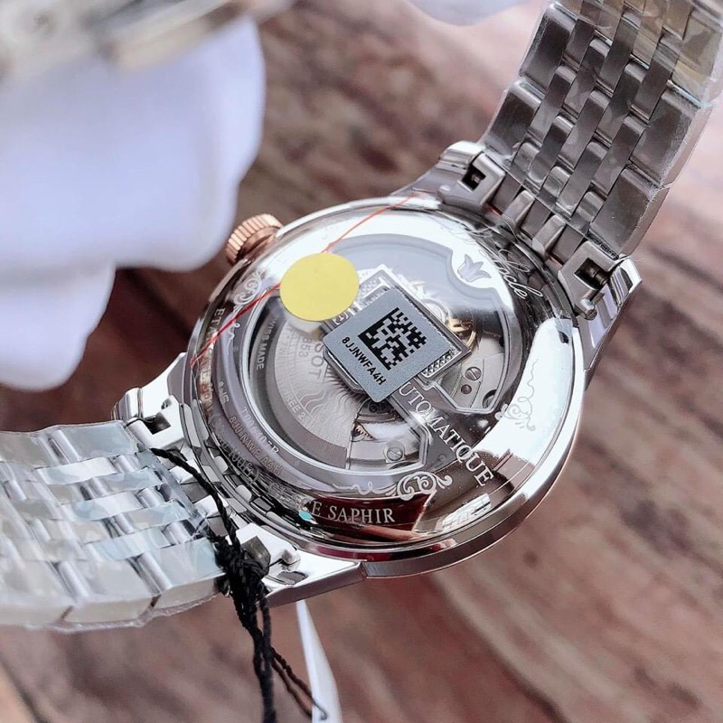 Đồng hồ nam Tissot 1853 mặt kính Shapphire