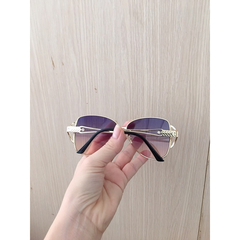 Kính mát nữ đẹp. si tuyển Th á ii