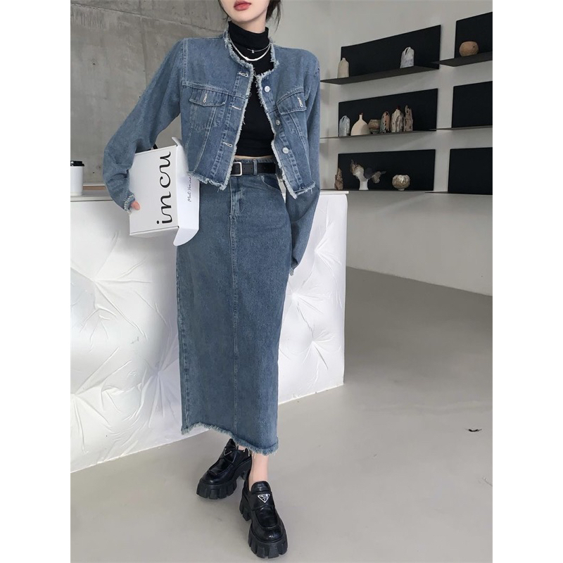 Sẵn S M- Set Áo croptop denim kèm chân váy denim hoạ tiết rách tua viền NewArrival 2023