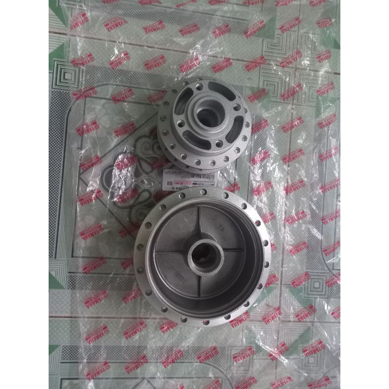 Đùm trước sau sirius sơn bạc