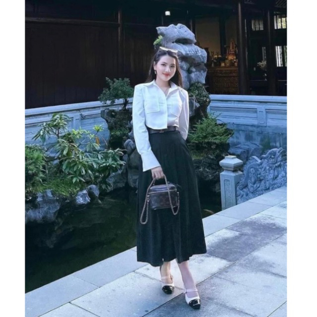 Chân Váy Da Dáng Dài Và Áo Sơ Mi Croptop Đôn Vai Eclipse Clothing