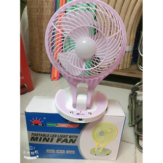 Quạt tích điện có đèn gấp gọn