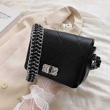 Túi xách trám , dây xích bản to chất siêu mịn đẹp SL 83