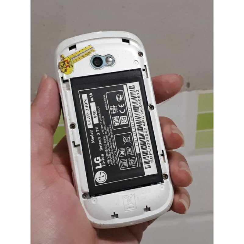 Điện thoại cũ cổ LG T350i zin tem, wifi, sưu tầm, nghe gọi