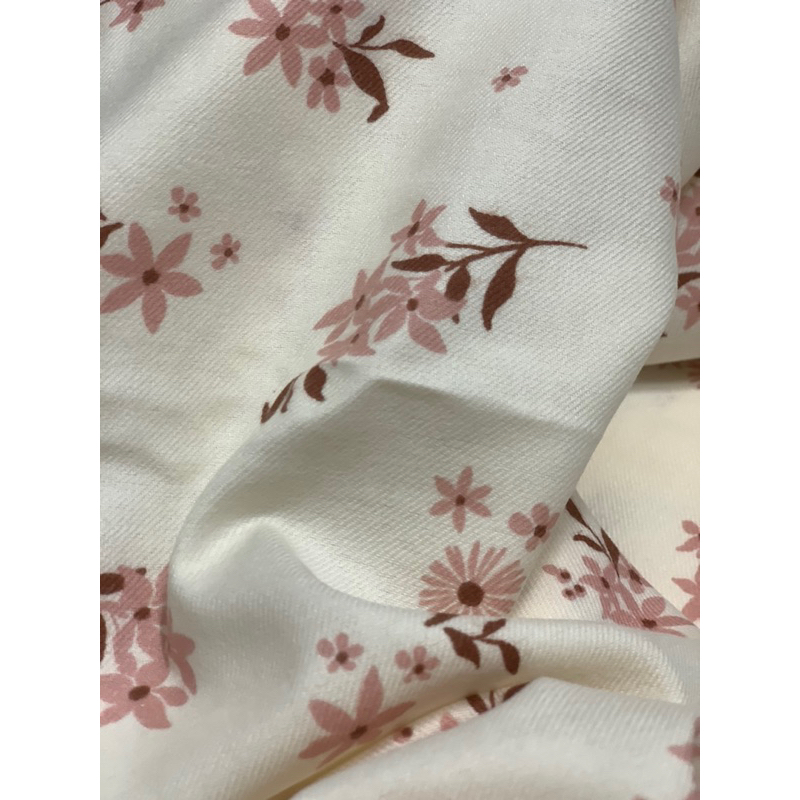 Kaki hàng áo hoa cam