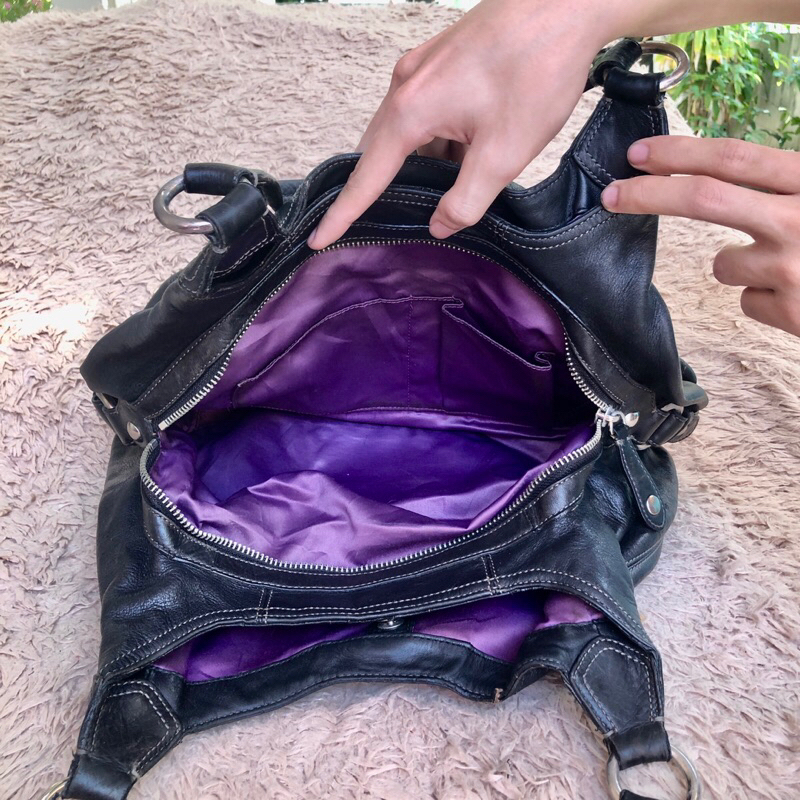 Túi chuẩn si. Túi qua sử dụng. Khách vui lòng xem hình nếu muốn biết thêm thông tin sản phẩm mời khách vô chat . Thanks.