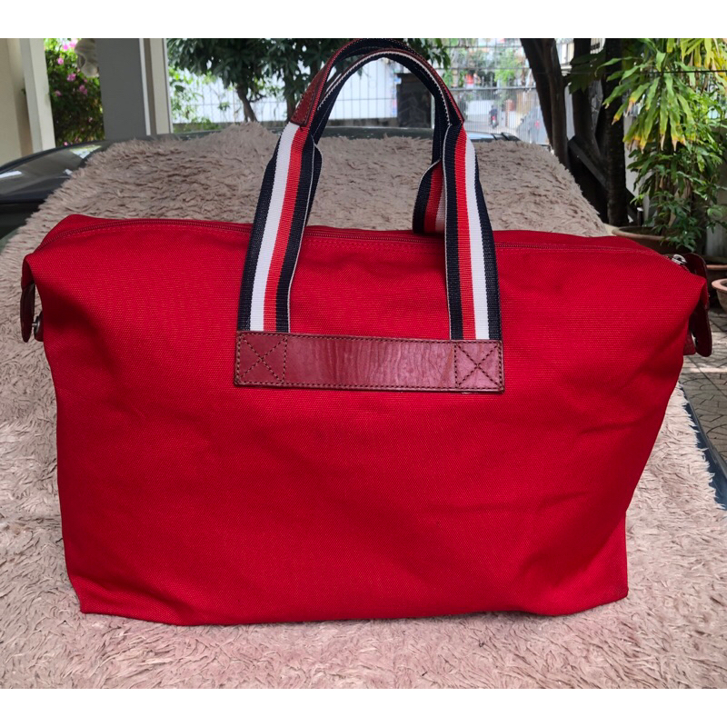 Túi chuẩn si. Túi qua sử dụng. Khách vui lòng xem hình nếu muốn biết thêm thông tin sản phẩm mời khách vô chat . Thanks.