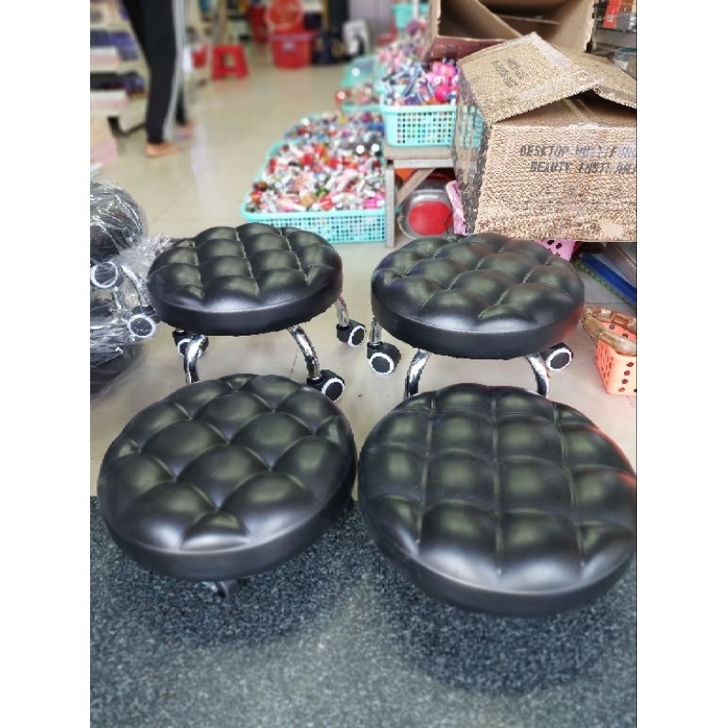 Ghế ngồi làm nail có 4 bánh xe gọn .êm ,chắc