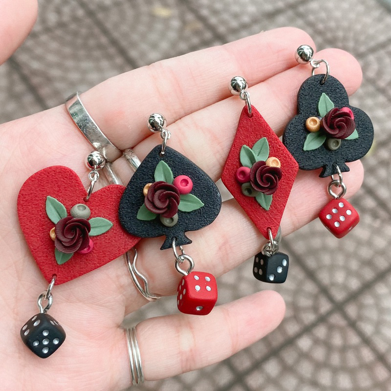 Khuyên tai đất sét nung Polymer Clay (Deck of Cards)