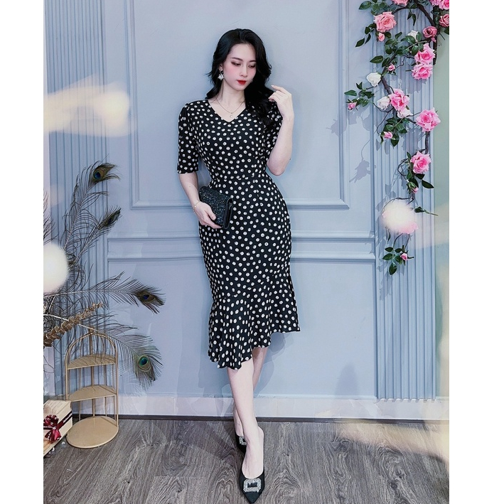 Đầm body đuôi cá tay lở Da1544. Chất liệu: voan hàn, 2 lớp mềm mát. Màu: Đen chấm bi .