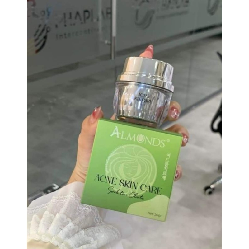 Kem thảo dược tr.i mụn Almonds 100% thảo dược