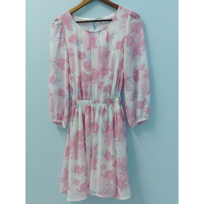 đầm hoa hồng size m thanh lý