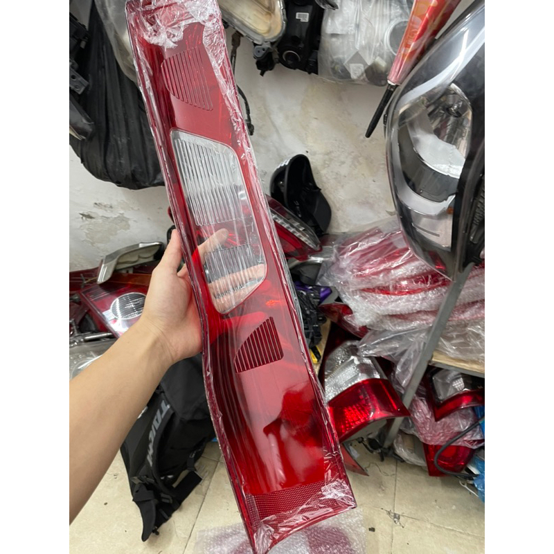 Nắp đèn hậu Ford Transit 2012-2021