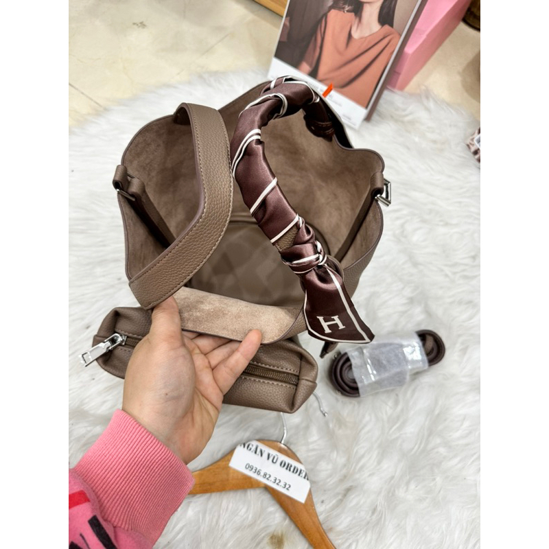 Túi View Point da thật dáng H kèm ngựa treo, khăn H và khoá