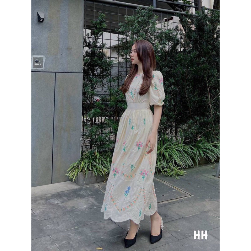 ĐẦM MAXI VẢI XÔ THÊU HOA NỔI