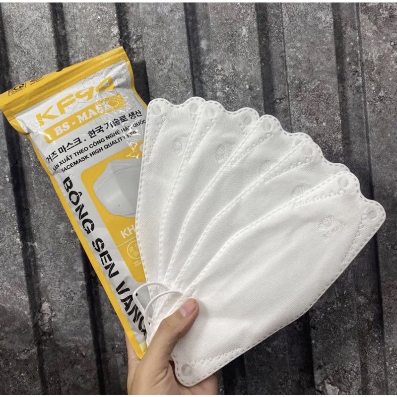 Khẩu Trang KF94 4 Lớp Màu Trắng hiệu Bông Sen Vàng kiểu dáng 4D Chống Bụi Mịn Và Kháng Khuẩn Hàng Cao cấp