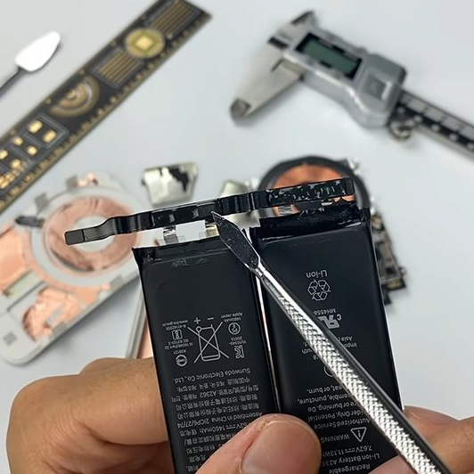 Sạc Dự Phòng Không Dây Từ Tính Tảo Mẻ Phù Hợp Với Tất Cả Các Dòng Điện Thoại Chuẩn Qi