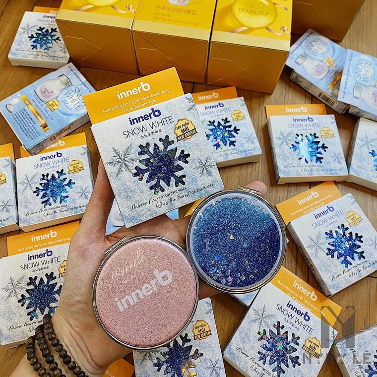 Gương tặng Innerb Snow White (1 màu ngẫu nhiên)