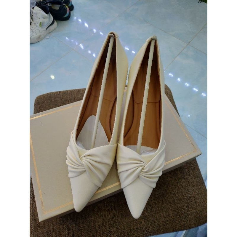 Giày cao gót trắng JINLUOXI cao cấp .