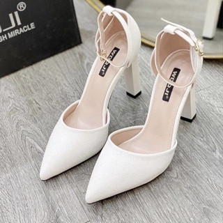 Giày Sandal Cao Gót Nữ SIZE 35-43 CGC72 Đế Vuông 7P hai màu đen, kem sang trọng quý phái