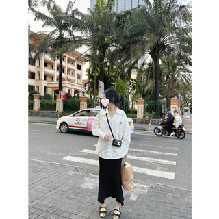 Sơ mi thêu cổ V