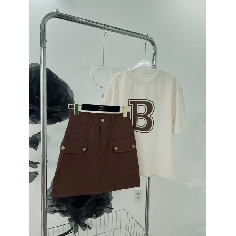Set áo thun chữ B kèm chân váy chữ a kaki nâu