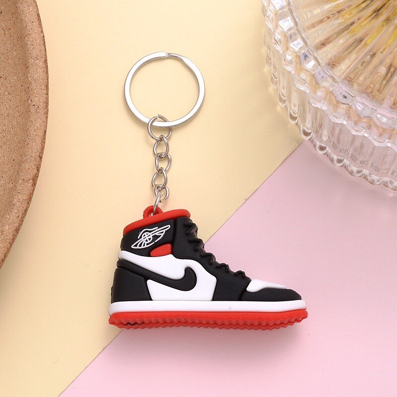 Móc khoá, quà tặng, móc treo chìa khoá, móc trên balo túi xách hình chiếc giày thể thao siêu ngầu