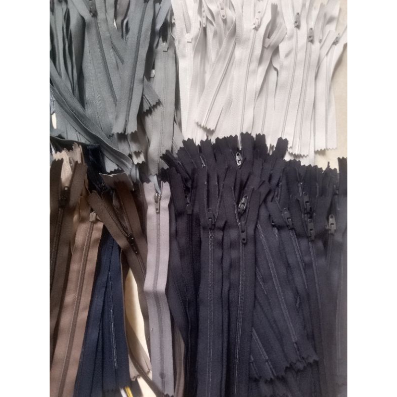 Dây kéo khóa quần tây không chặn đầu dài 15 đến 20cm