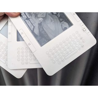 Máy Đọc Sách Kindle Keyboard 2 Màu Trắng