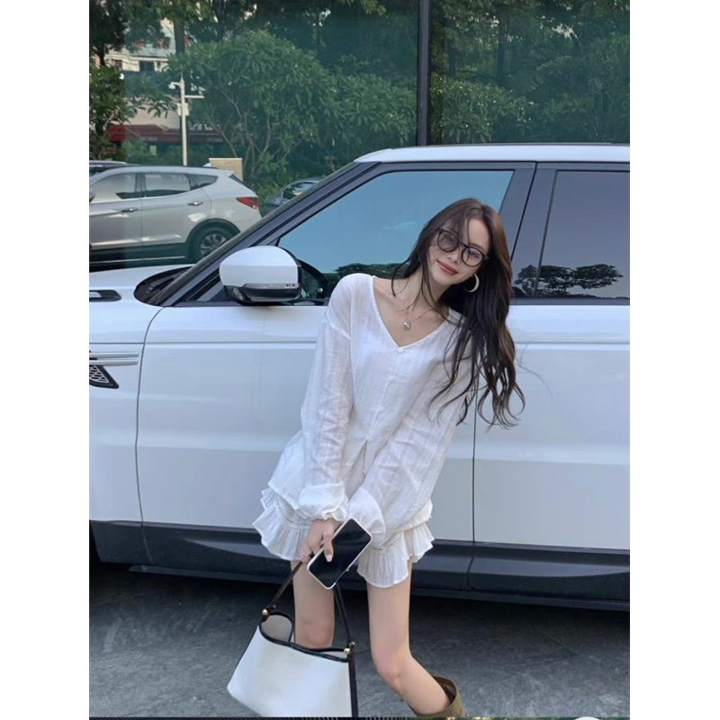 SET ÁO SƠ MI CỔ V KÈM CHÂN VÁY BÈO TẦNG TRẮNG