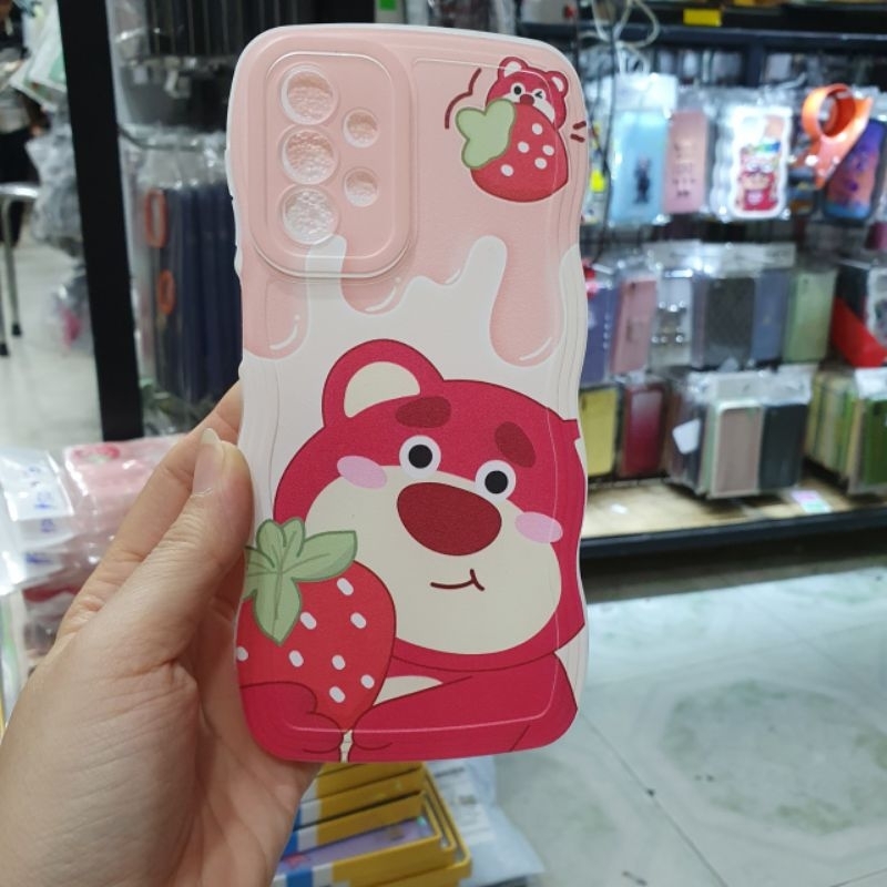 Ốp lưng Samsung A23 dẻo viền rợn sóng lưng in hình gấu dâu có bảo vệ camera