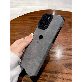 Ốp trái tim đen IP