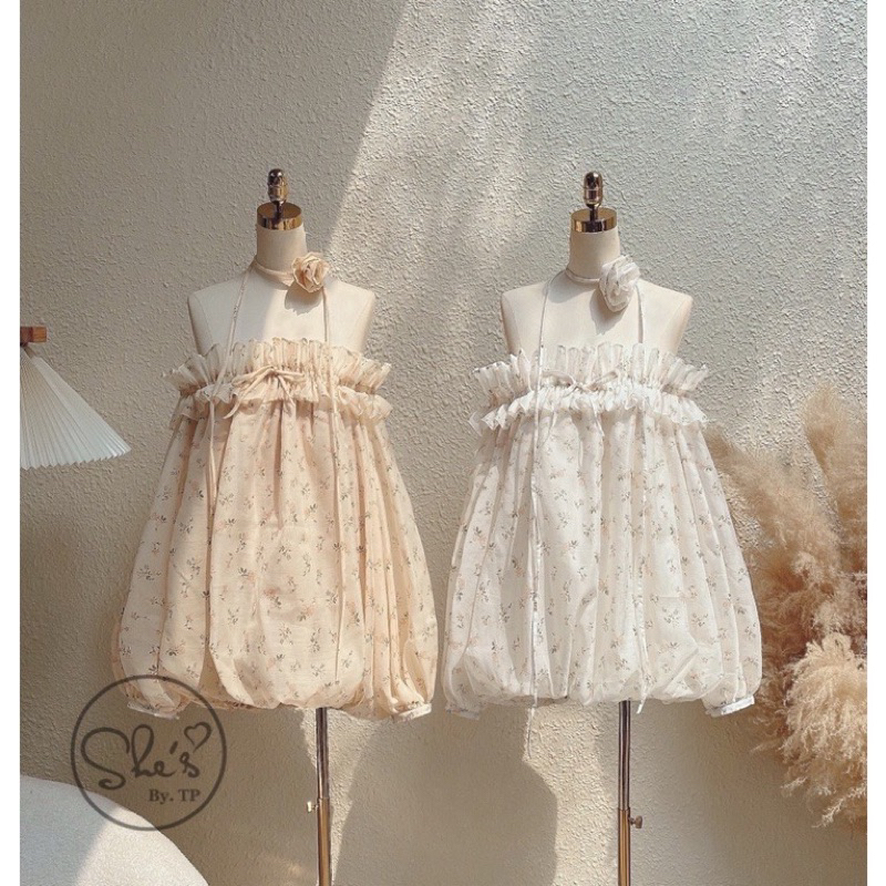 Đầm babydoll trễ vai bèo tay bồng hoạ tiết hoa nhí kèm dây chocker hoa xinh